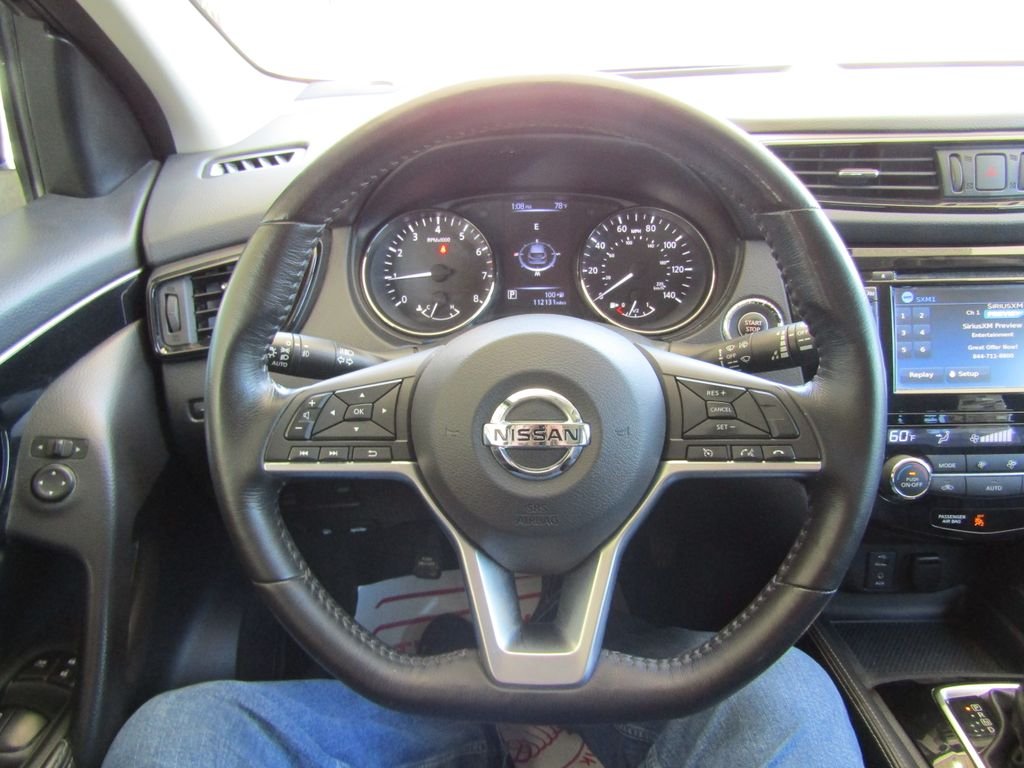 Used 2017 Black Nissan SL image 21