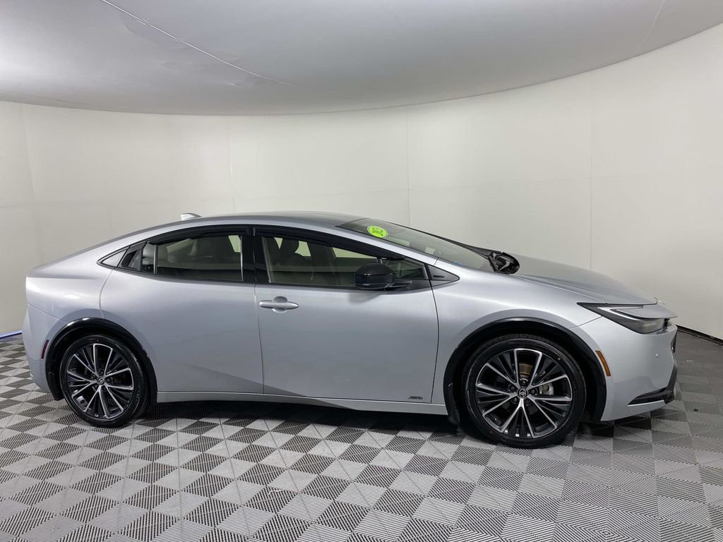 Used 2023 Silver Toyota XLE image 10
