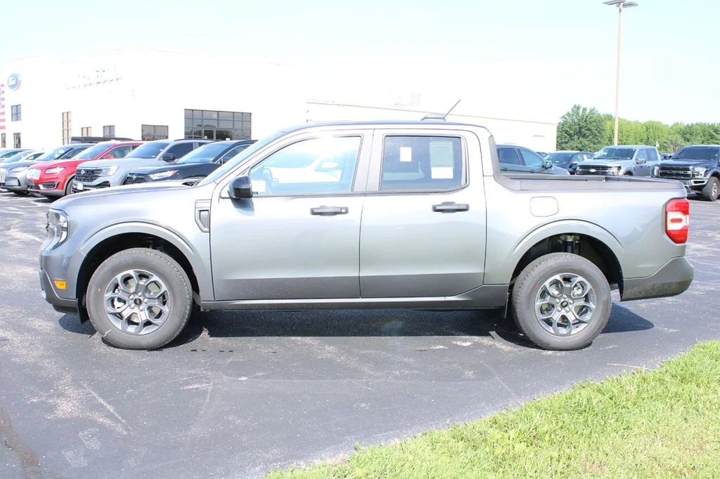 New 2026 Carbonized Gray Metallic Ford XLT image 4