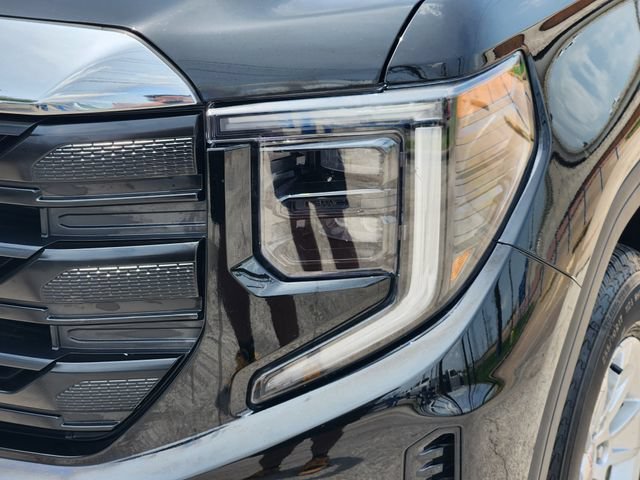 Used 2023 Onyx Black GMC Pro image 9
