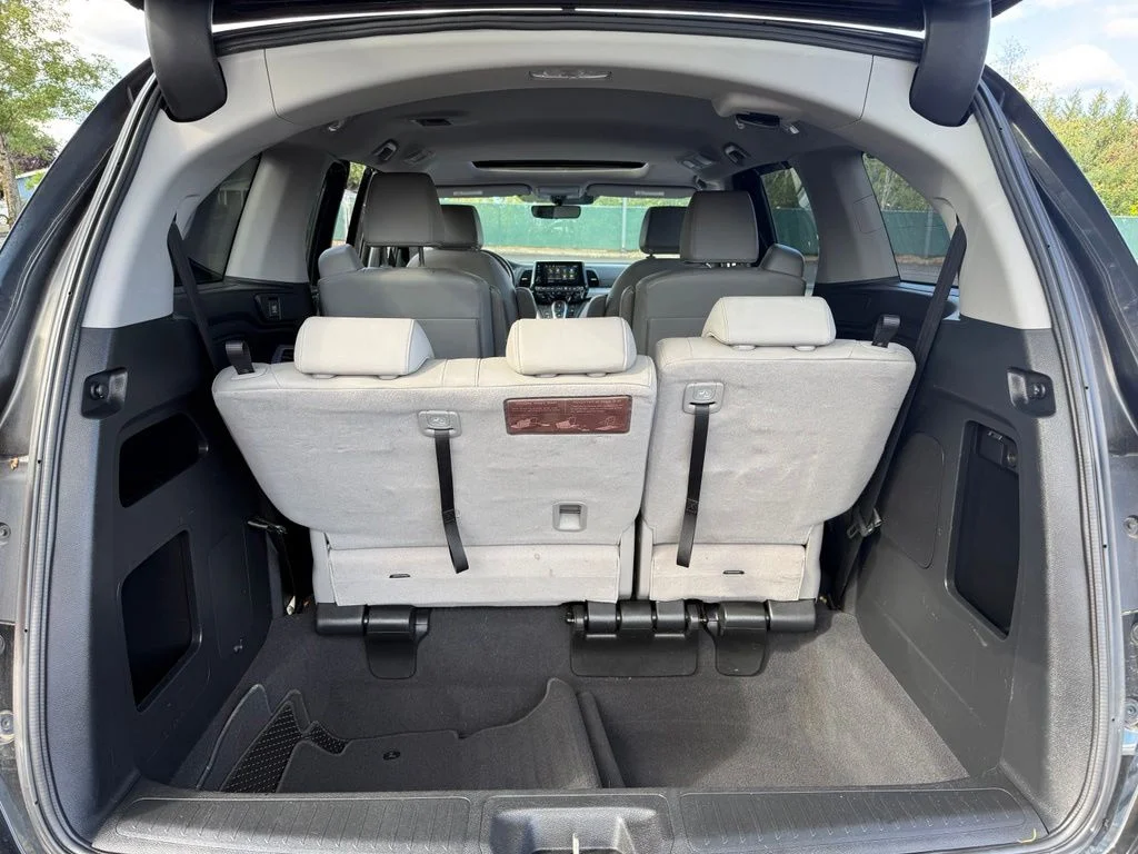 Used 2018 Crystal Black Pearl Honda EX-L image 20