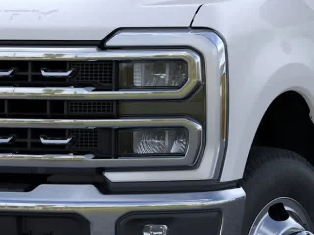 New 2026 Star White Metallic Tri-Coat Ford LARIAT image 18