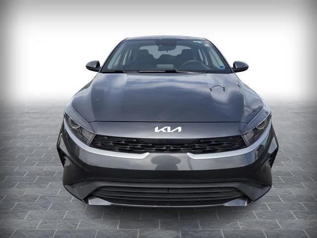 Used 2023 Gray Kia LXS image 2