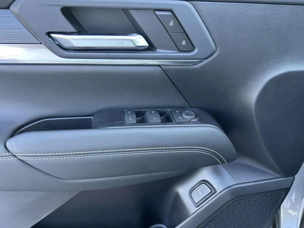 New 2027 Sterling Metallic GMC Elevation image 15