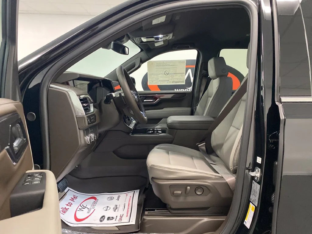 New 2027 Onyx Black GMC Elevation image 15