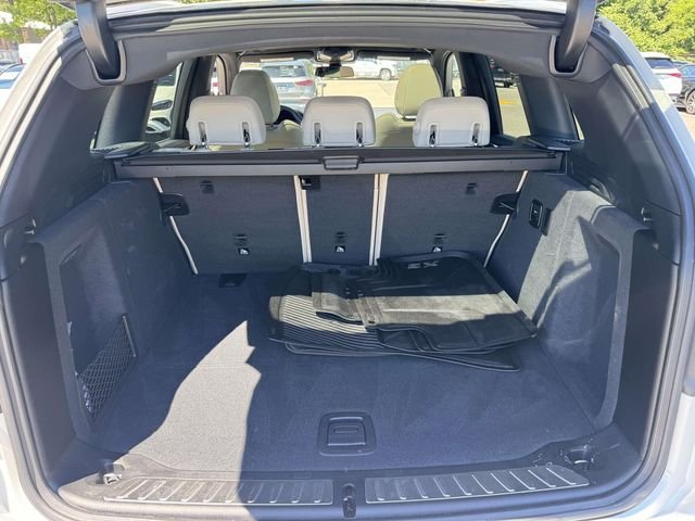 Used 2023 White BMW xDrive30i image 14