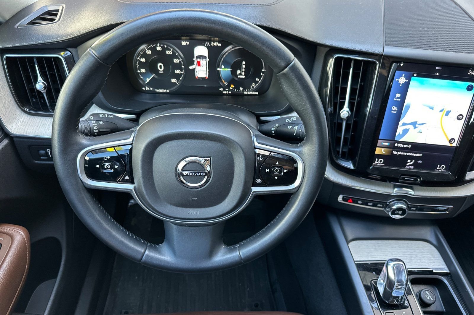 Used 2018 White Volvo T8 Inscription image 15