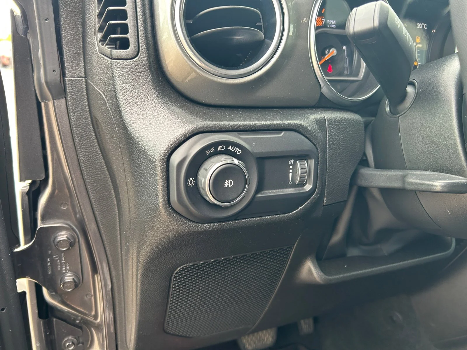 Used 2023 Granite Crystal Metallic Jeep SAHARA image 16