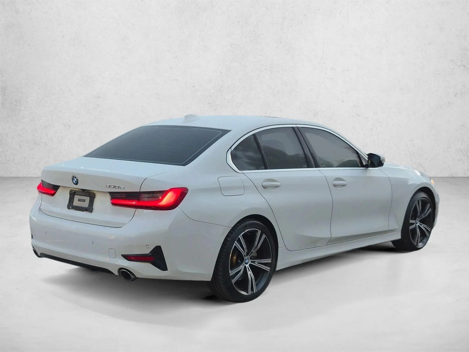 Used 2021 Alpine White BMW 330e image 5