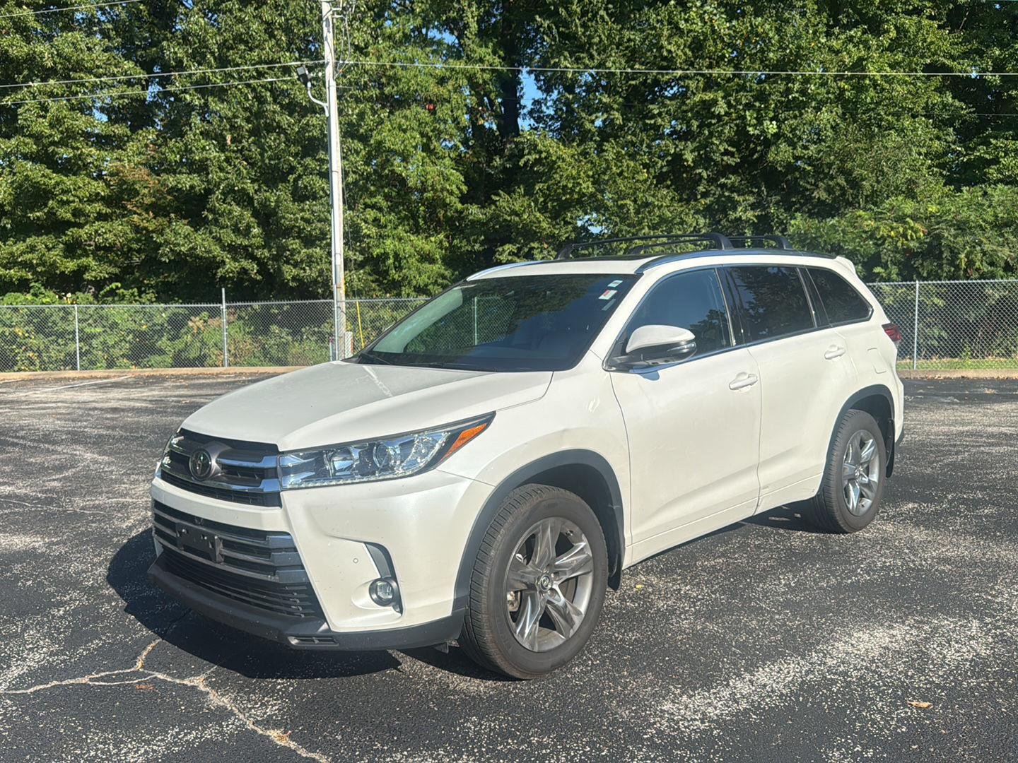 Used 2019 Blizzard Pearl Toyota Limited Platinum image 4
