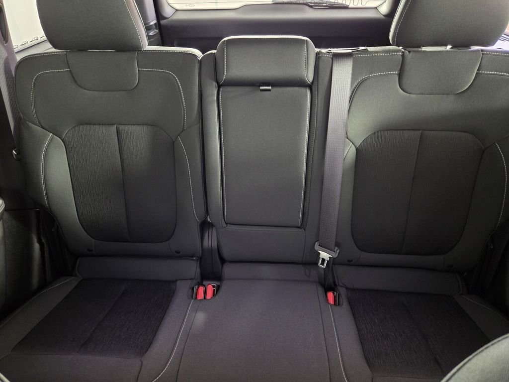 2025 Jeep Grand Cherokee Laredo - Photo 24