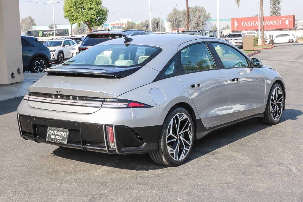 Certified Used 2023 Silver Hyundai SEL image 9