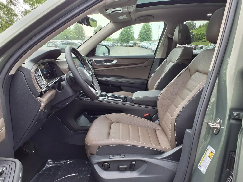 New 2026 Avocado Green Pearl Volkswagen 2.0T SEL image 8