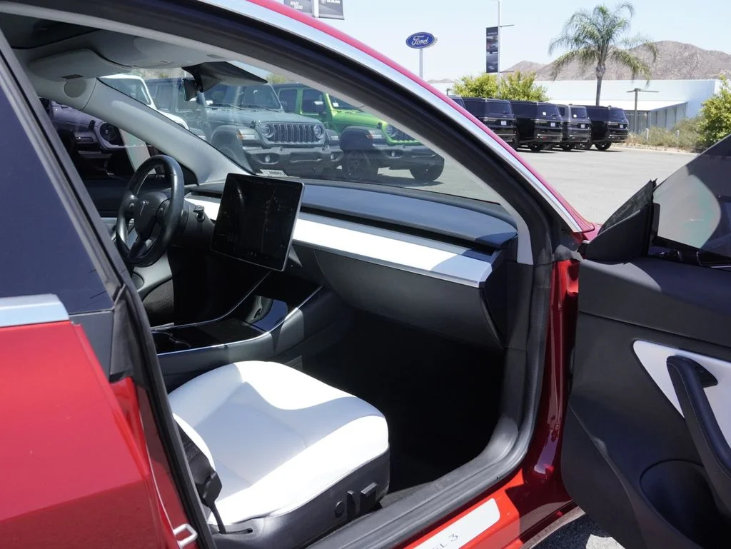 Used 2018 Red Tesla Long Range image 20
