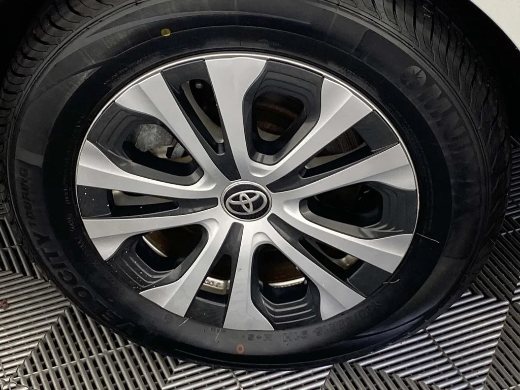 Used 2021 White Toyota LE image 27