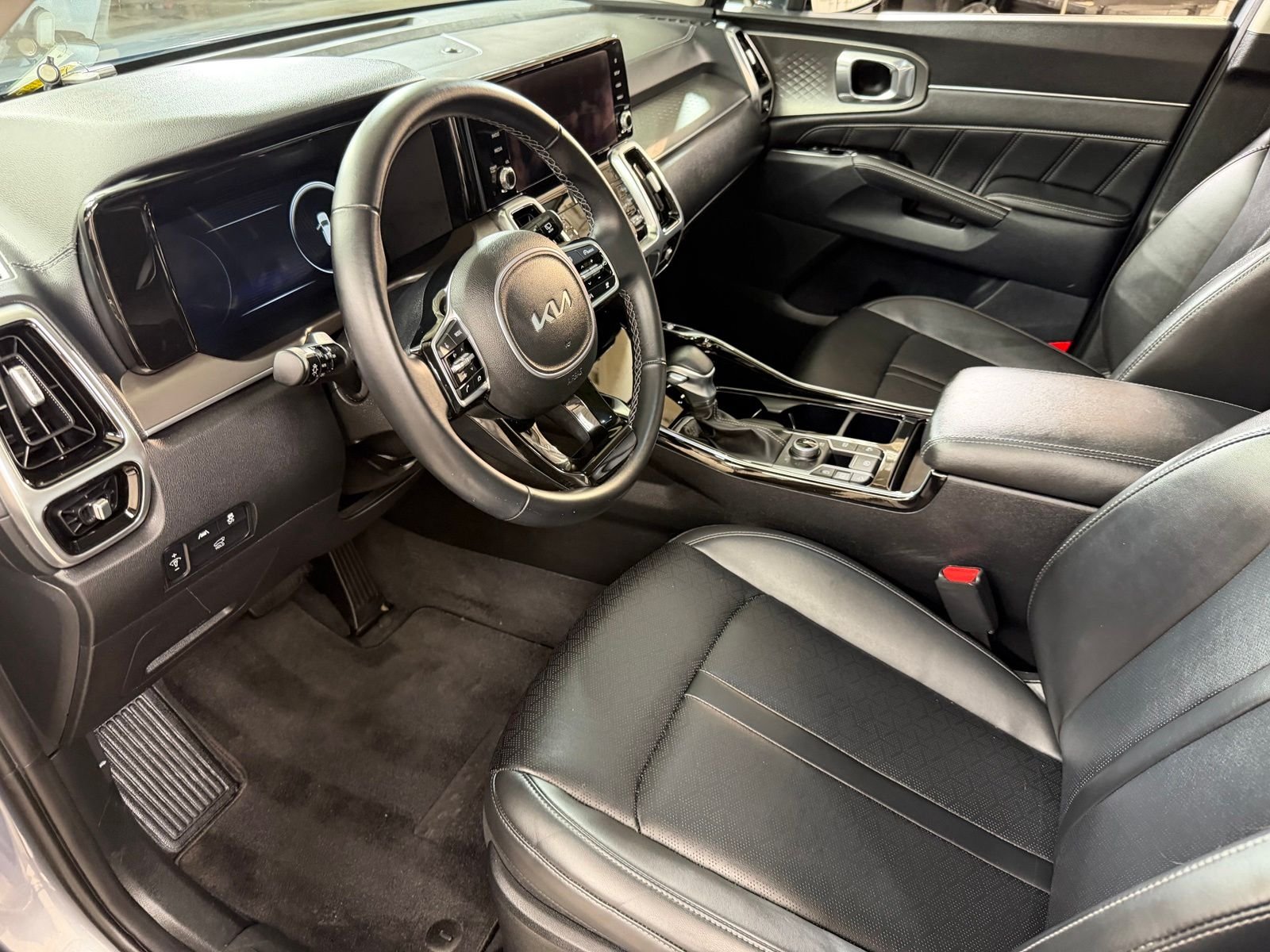 Used 2023 Silver Kia SX image 31
