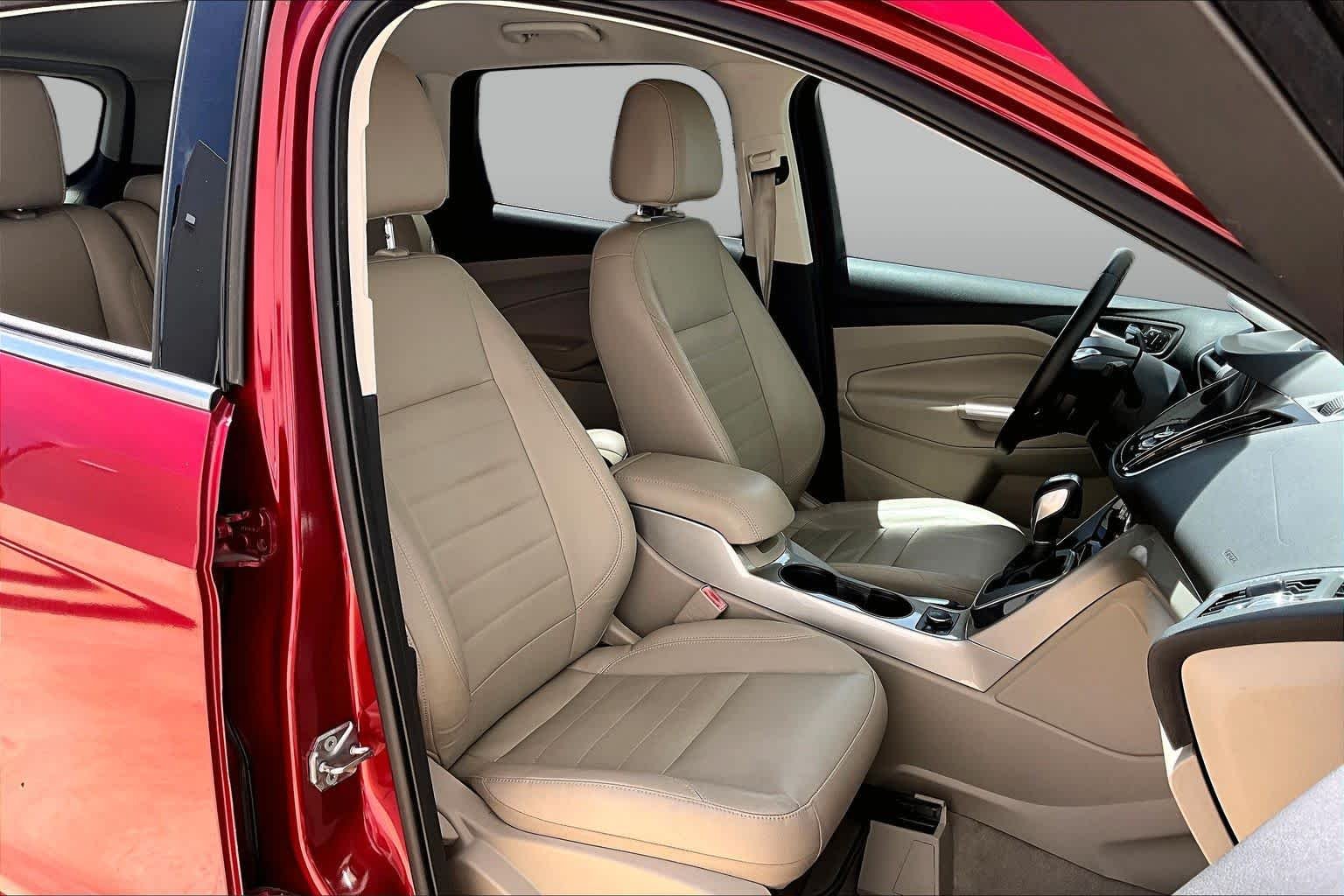 Used 2013 Ruby Red Ford SEL image 9