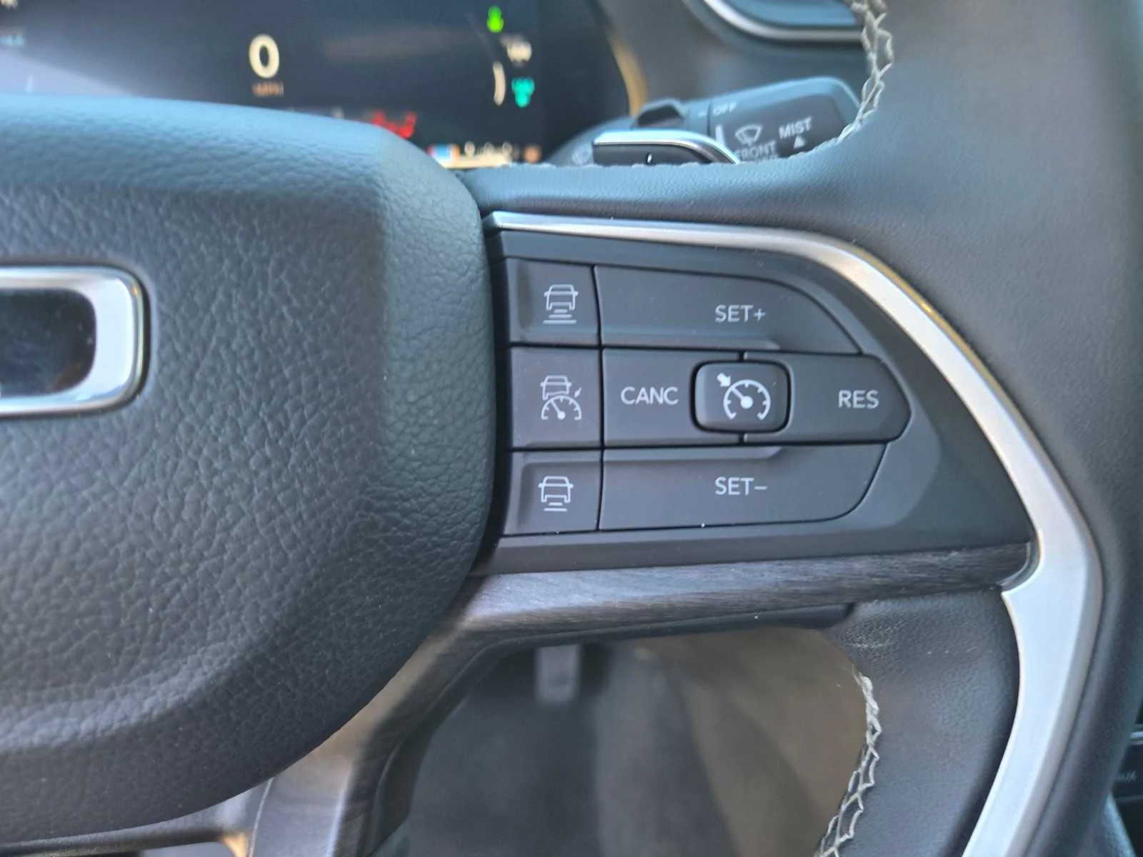 Used 2024  Jeep  image 24