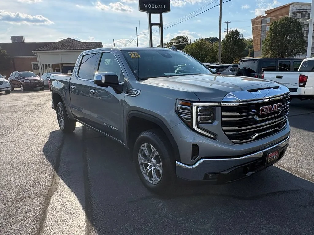 Used 2025 Sterling Metallic GMC SLT image 13