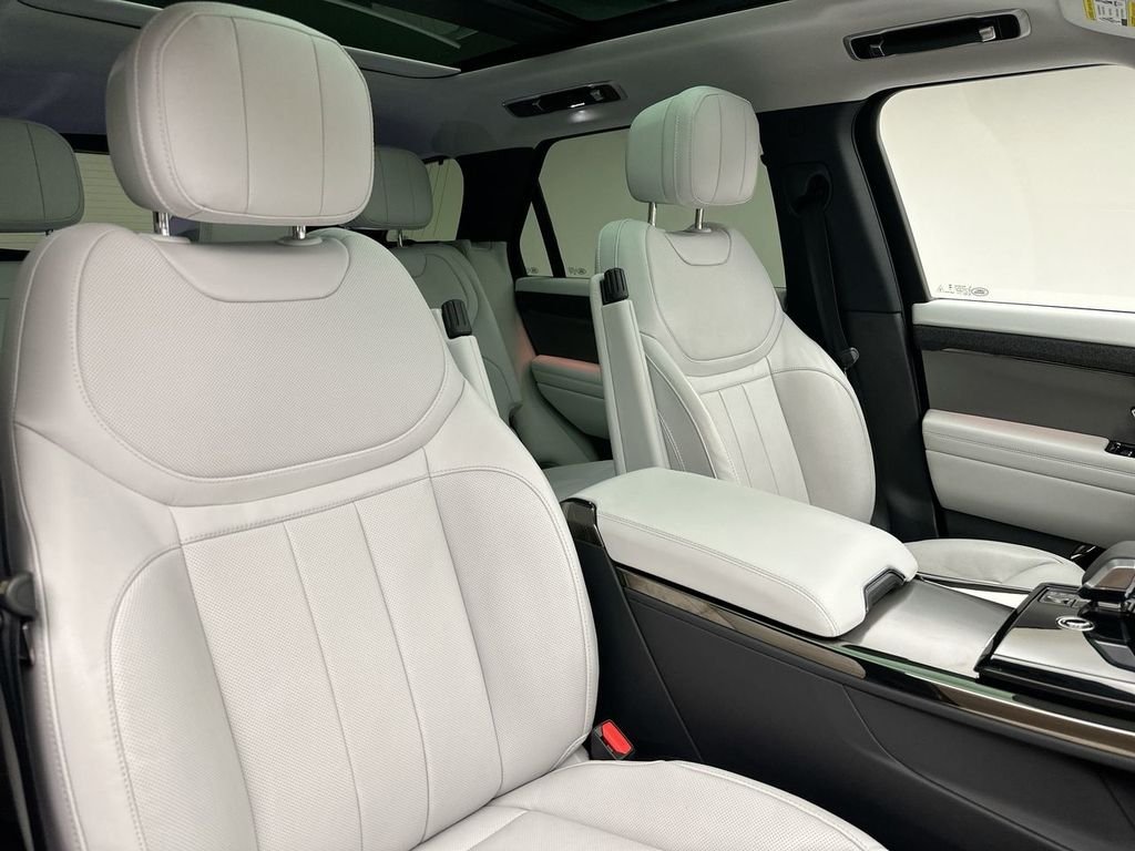 Used 2024 Varesine Blue Metallic Land Rover SE image 18