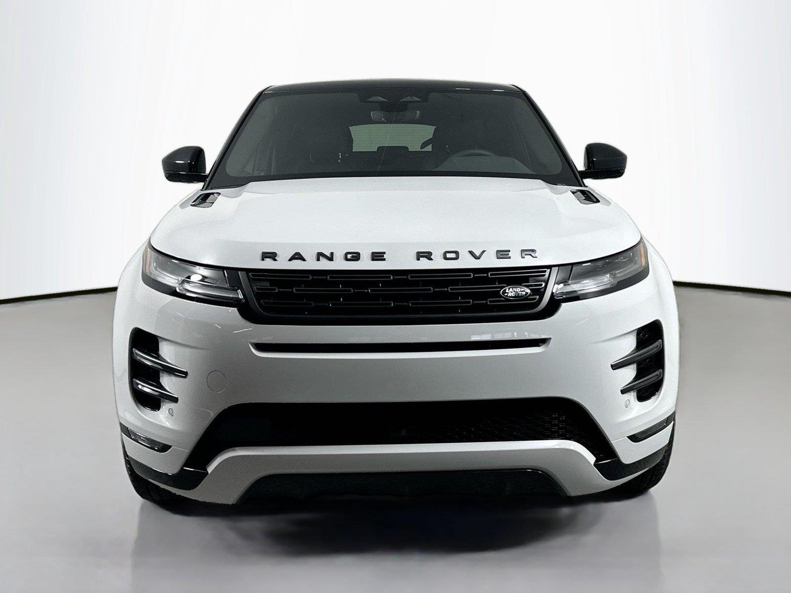 Certified Used 2026 Fuji White Land Rover Dynamic SE image 2