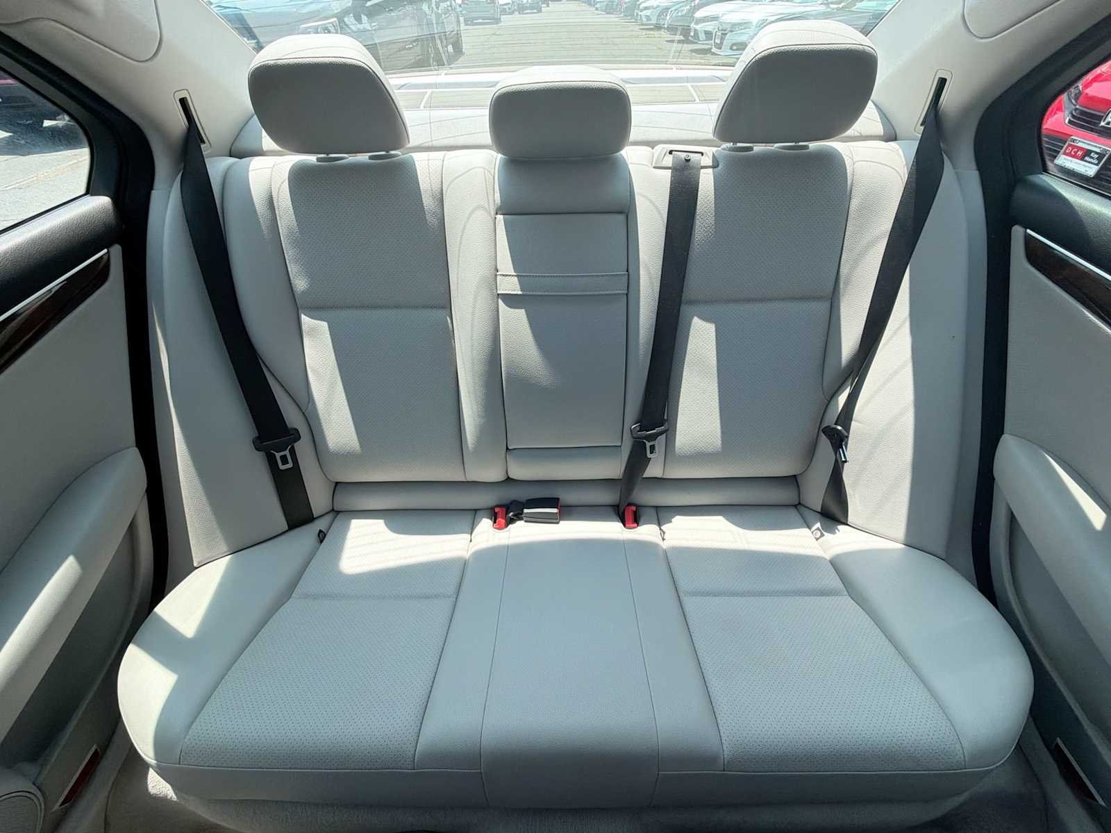 Used 2014 Palladium Silver Metallic Mercedes-Benz C 300 Luxury image 13