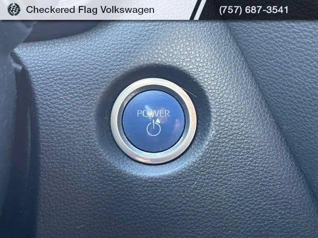 Used 2022 White Toyota LE image 35