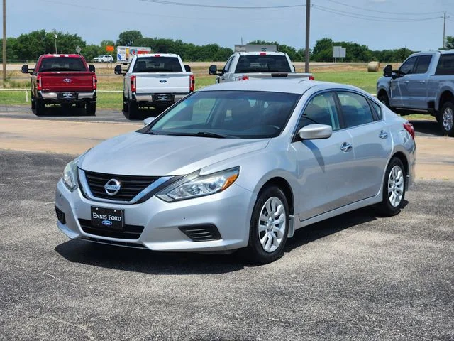 Used 2017 Brilliant Silver Metallic Nissan 2.5 S image 3