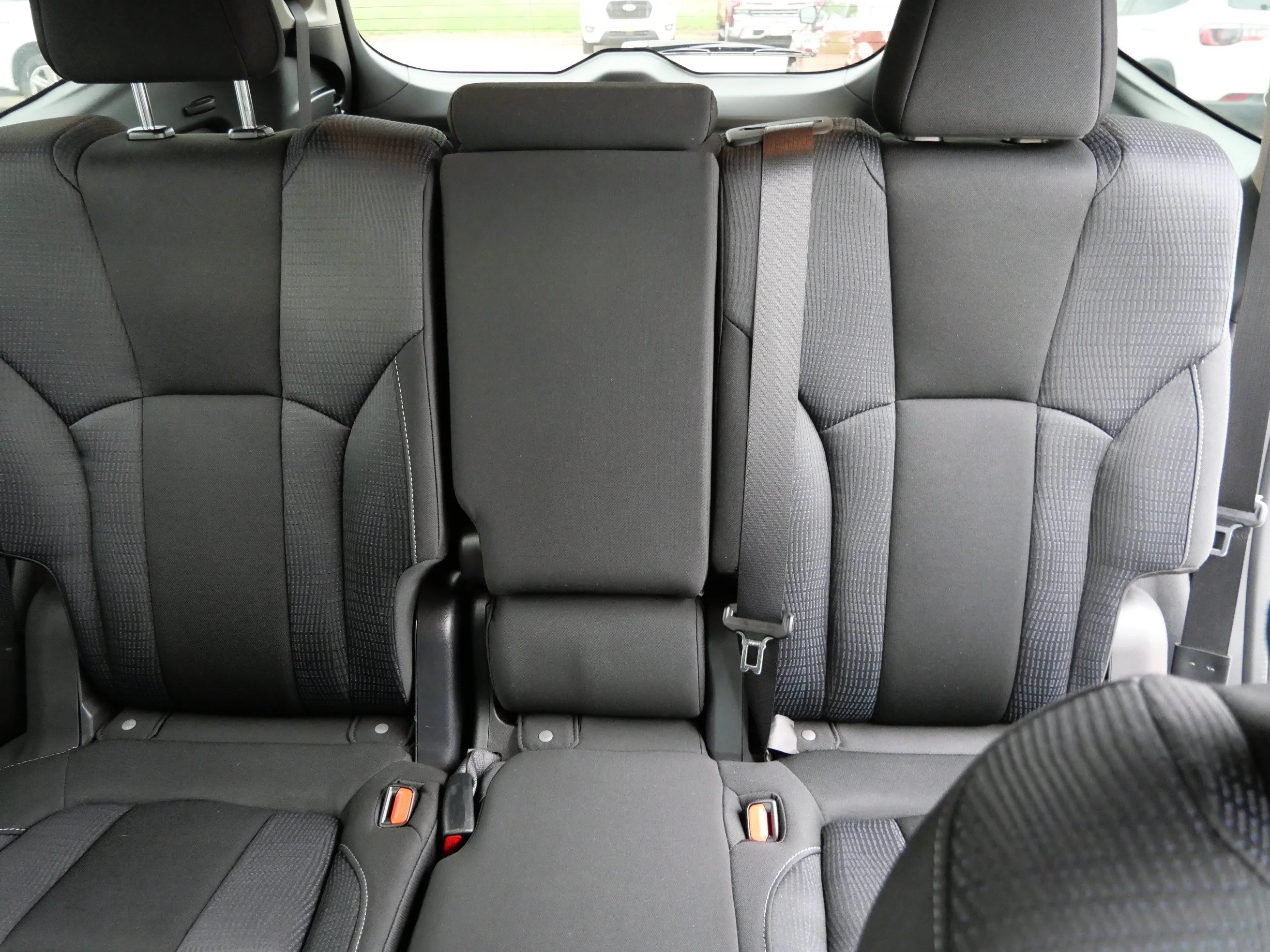 Used 2022 Ice Silver Metallic Subaru Premium image 13