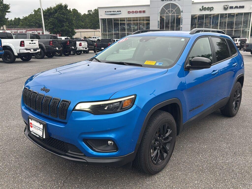Used 2023 Hydro Blue Pearlcoat Jeep Altitude Lux image 1