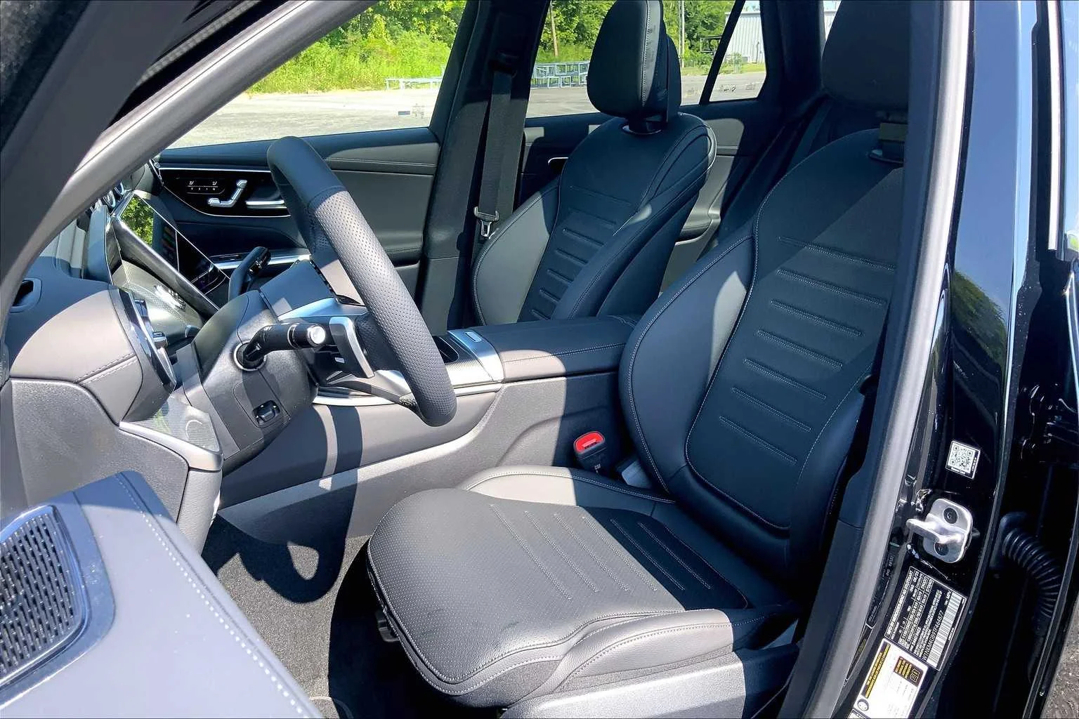 New 2026 Black Mercedes-Benz GLC 300 image 9