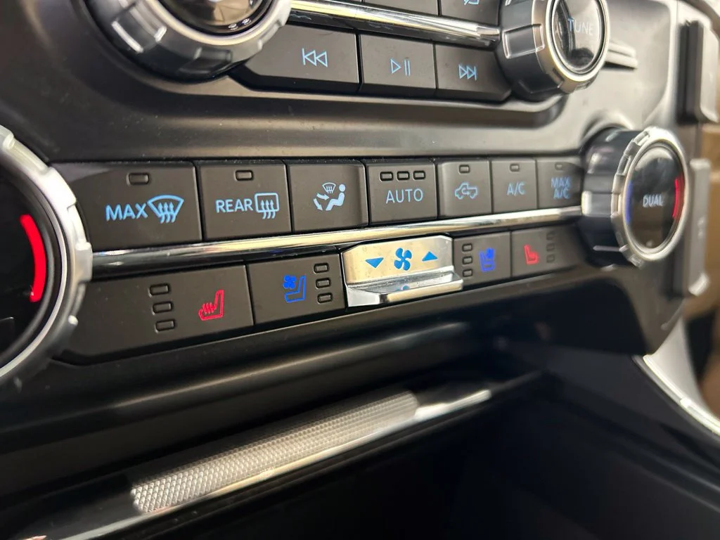 Used 2022 Black Ford Lariat image 18