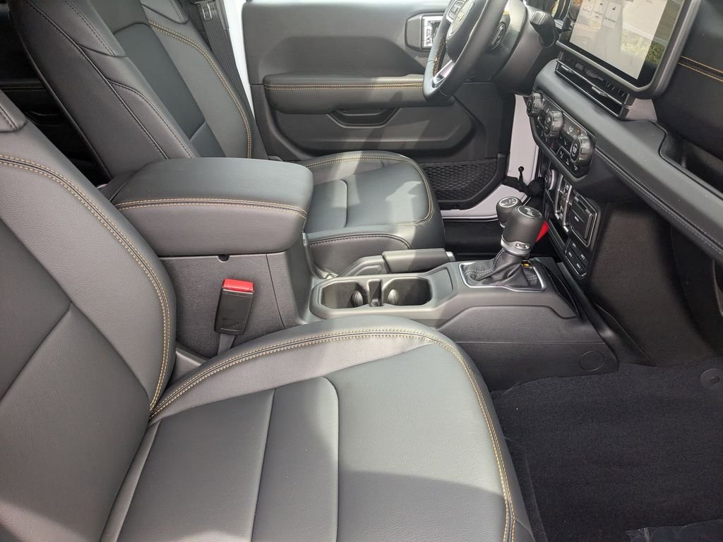 2025 Jeep Wrangler 4-Door Sahara - Photo 23