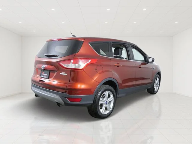 Used 2015 Orange Ford SE image 6