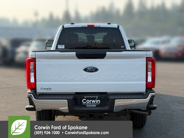 New 2026 Oxford White Ford XLT image 14