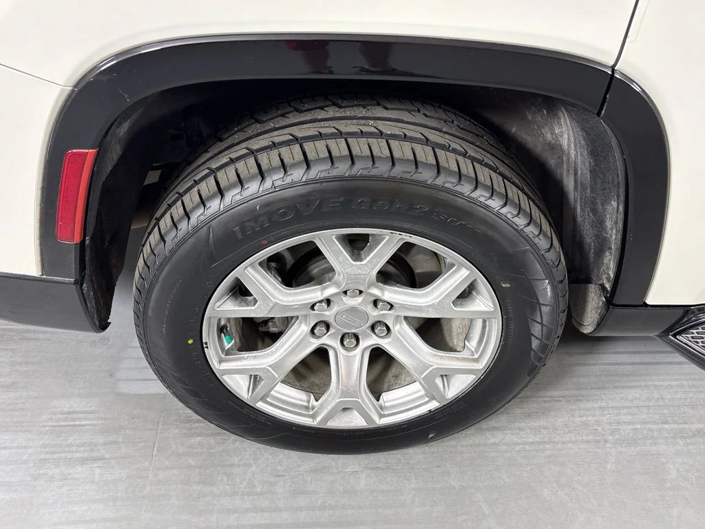 Used 2022 White Jeep Series II image 10