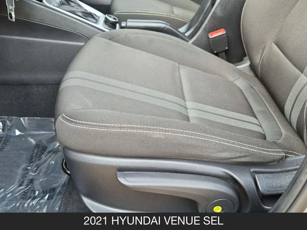 Used 2021 Silver Hyundai SEL image 15