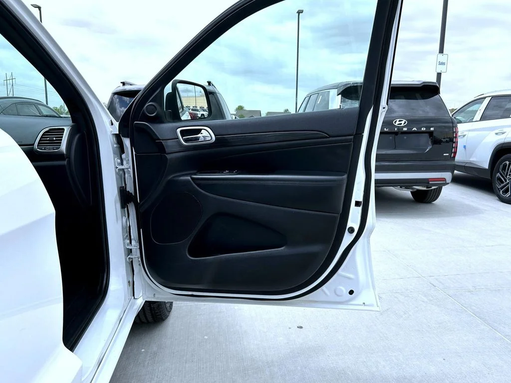 2019 Jeep Grand Cherokee Altitude - Photo 17