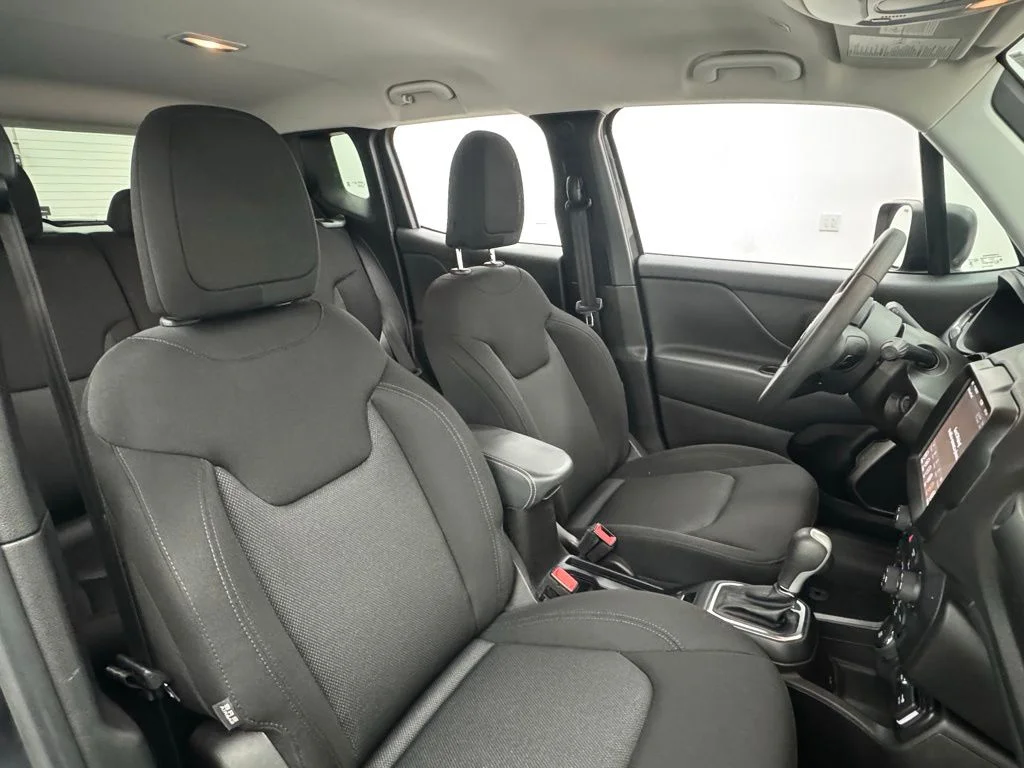 Used 2023 Graphite Gray Jeep Latitude image 34