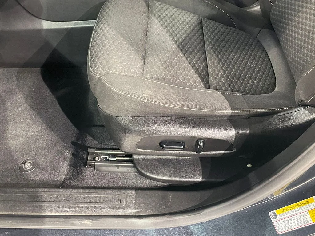 Used 2019 Blue GMC SLE-2 image 23