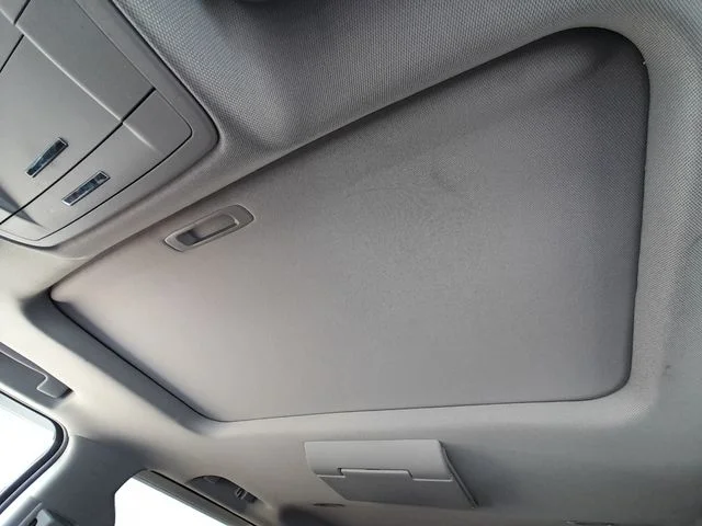 Used 2018 White GMC SLT image 30