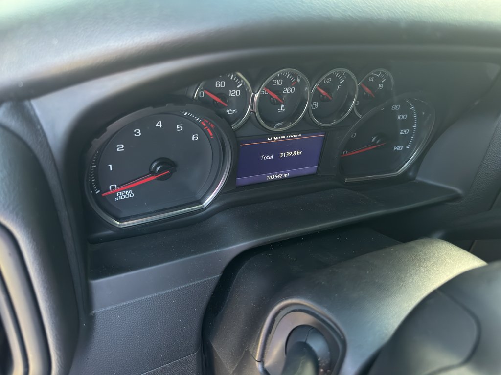 Used 2022 Summit White Chevrolet Custom image 9