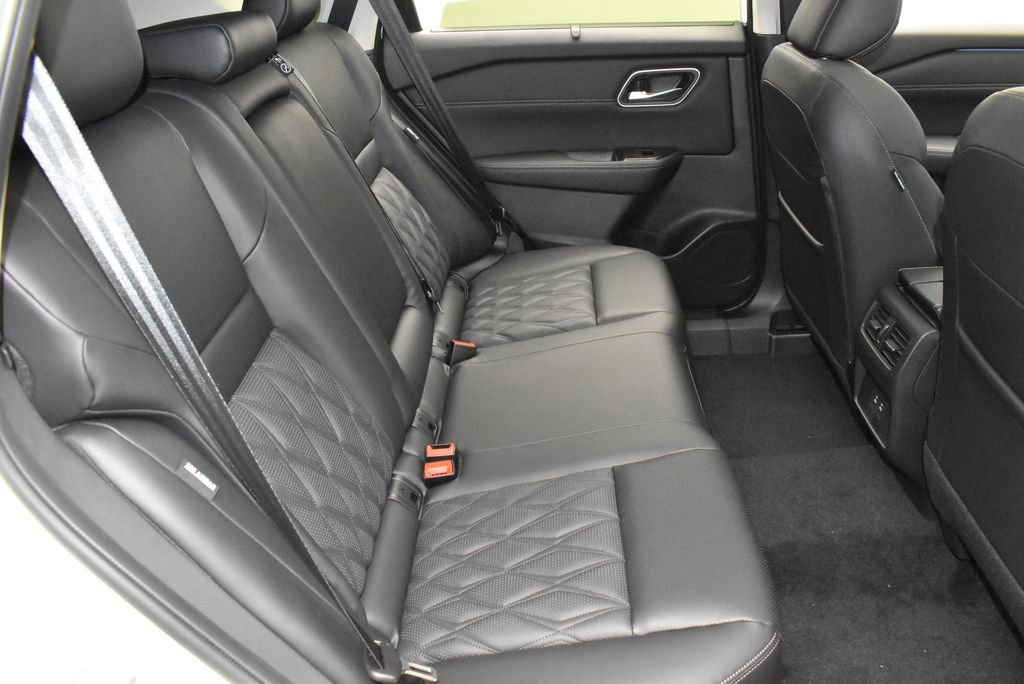 New 2026 Everest White Pearl TriCoat Nissan Platinum image 33