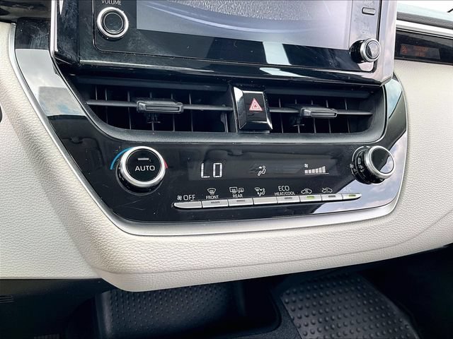 Used 2020 Celestite Toyota LE image 27