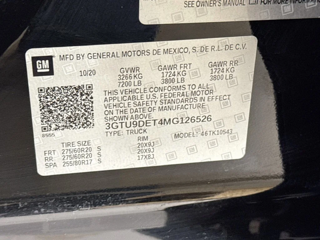 Used 2021 Black GMC SLT image 40