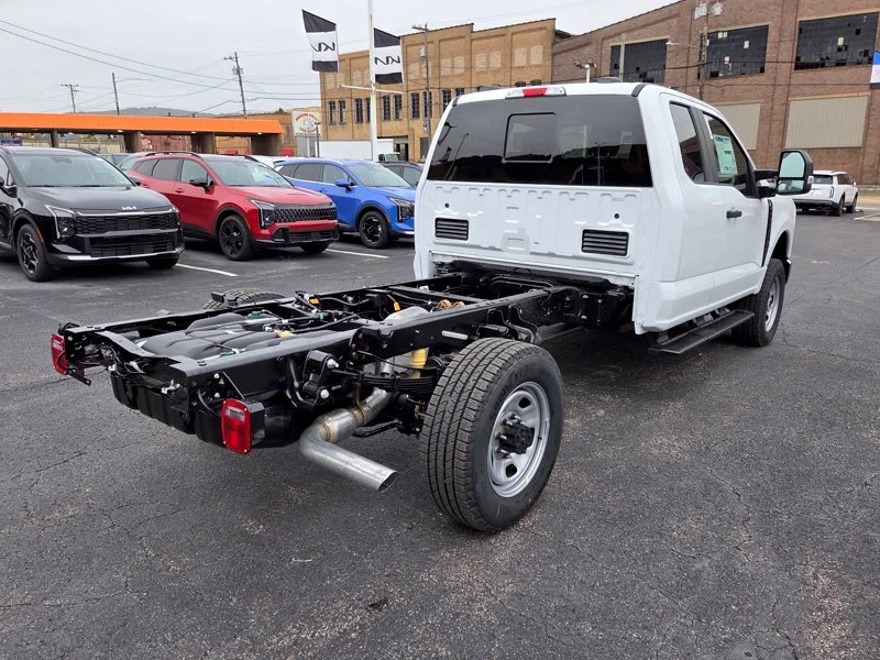 New 2027 White Ford XL image 7