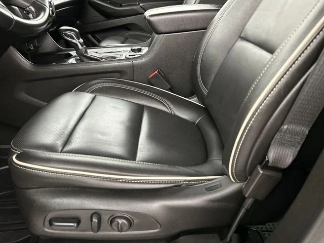 Used 2023 Black Chevrolet Premier image 24