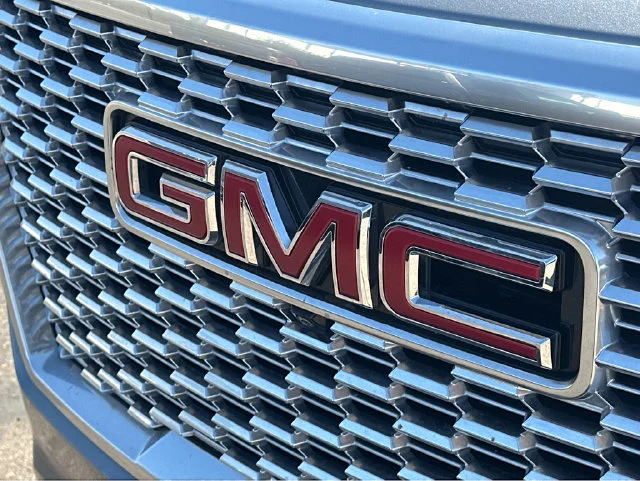 2023 GMC Yukon Denali - Photo 39