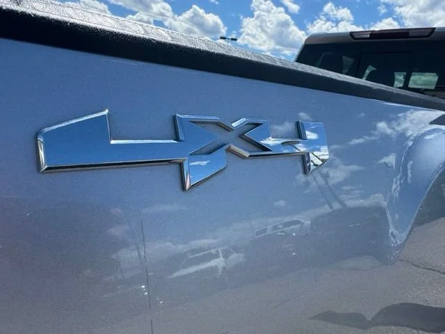 Used 2021 QUICKSILVER METALLIC GMC SLE image 27