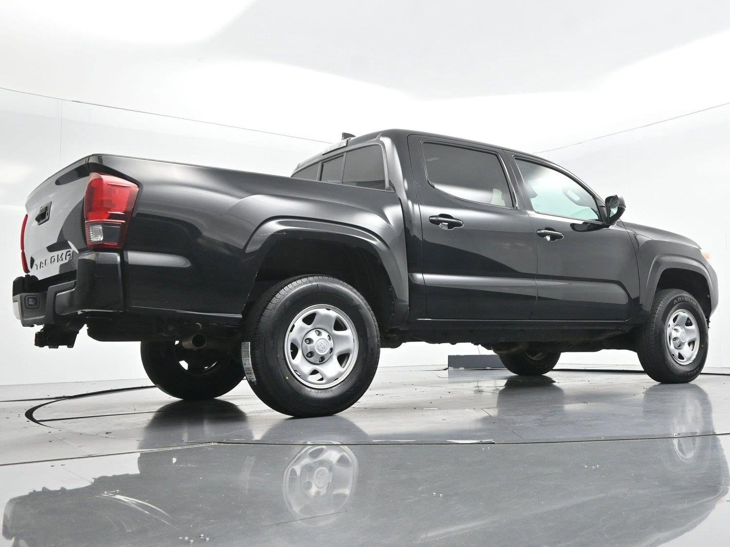 Used 2022 Midnight Black Metallic Toyota SR image 45